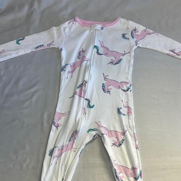 Carter's - Footed Onesie Sleeper with Pink Trim and Unicorn design - Picture 3 of 5